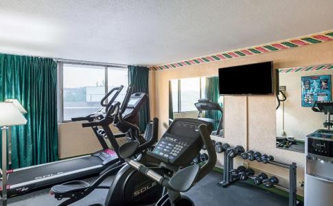 Quality Inn & Suites Downtown - 21
