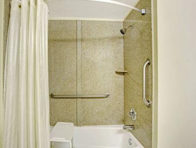 Ocean Breeze Inn - 8