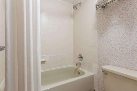 Ramada by Wyndham Portland - 7