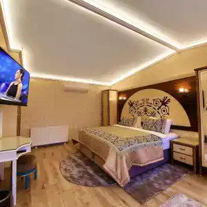 Katelya - 28