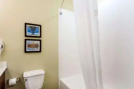 Comfort Inn & Suites Airport - 29