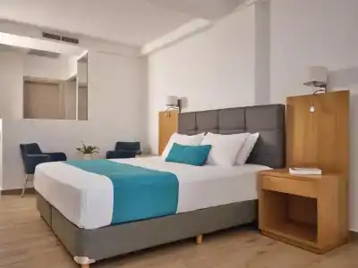 Cavo Orient Beach & Suites - 33