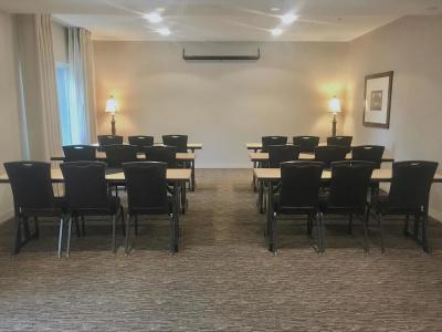 DoubleTree by Hilton - 17