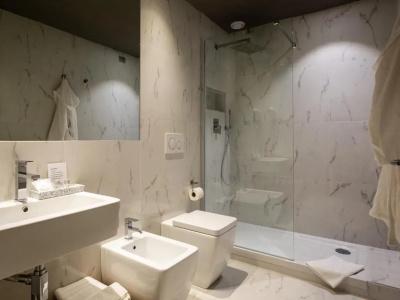 Hnn Luxury Suites - 35