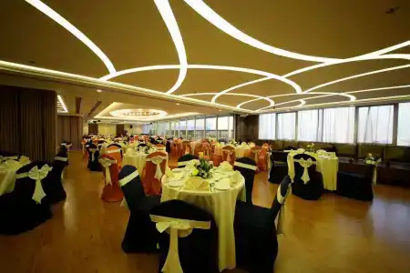 Ivory Grand - 13
