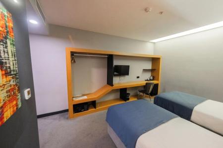 Roof 264 and Suites - 59