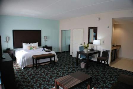 Hampton Inn & Suites Nashville at Opryland - 16