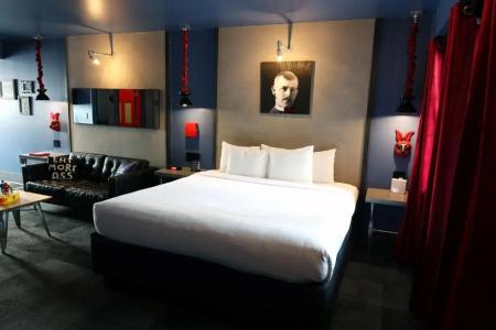 Gaythering - Gay Hotel - All Adults Welcome - 60