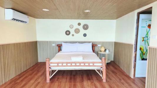 Paree Hut - 74