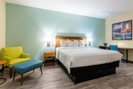 Spot x By Red Collection Orlando International Dr - 25