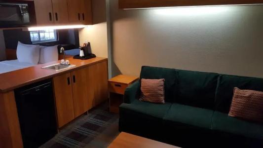 Microtel Inn & Suites by Wyndham - 27