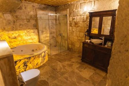 Solo Cave Suites - 193
