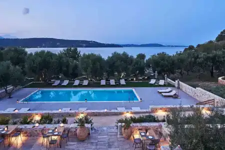 100 Rizes Seaside Resort- Small Luxurys of the World - 8