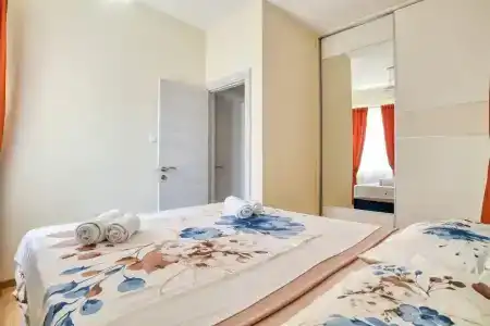 Elena - 130