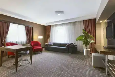 Ramada Plaza By Wyndham Izmit - 3