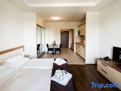 Garzon Plaza - 64