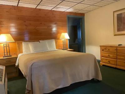 Lake Crest Inn - 87