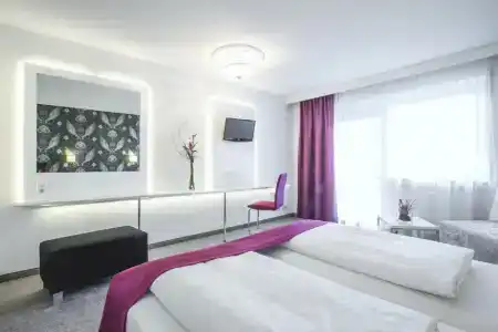 Hellers Twenty Four Ii -24h-Check-In- - 46