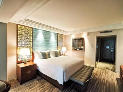 The Ritz-Carlton, - 72