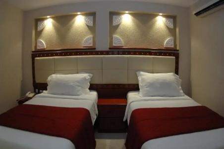 Al Liwan Suites - 25