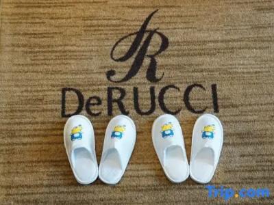 DeRUCCI - 174