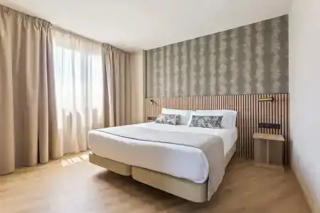 Rafaelhoteles Piramides - 37