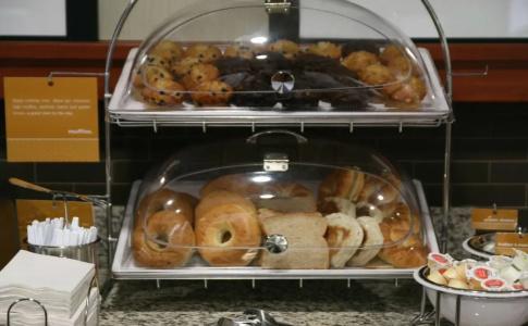 Hampton Inn & Suites by Hilton - 10