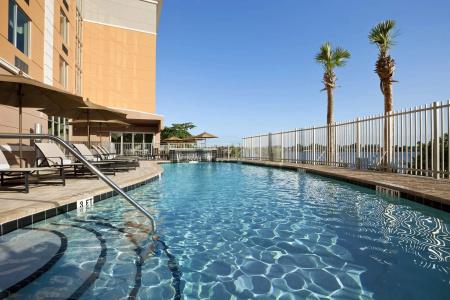 Cambria Miami Airport - Blue Lagoon - 17