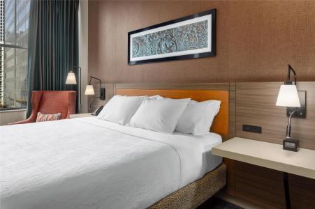 Hilton Garden Inn- Chicago Central Loop - 11