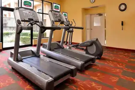Courtyard by Marriott Dallas Northwest - 19
