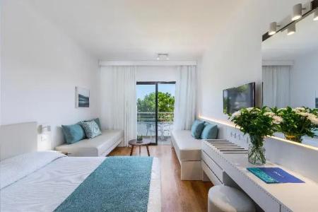 Louis Phaethon Beach - 67