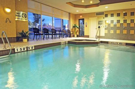 Monte Carlo Inn - 14