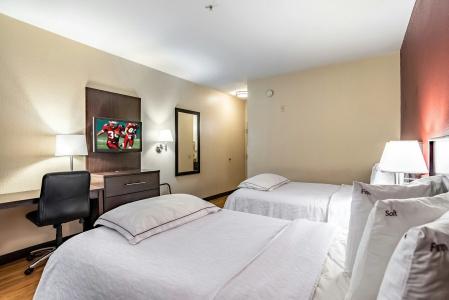 Red Roof Inn Plus + Phoenix West - 28