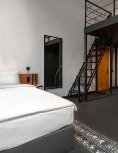 Globe Runner Hostel - 103