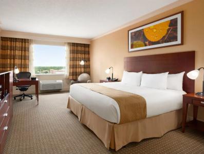 DoubleTree by Hilton Dallas - Love Field - 52