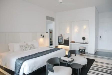 Veranda Pool Suite - 85