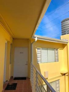 Beach Place - 101