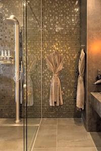 Manzo's Suites - 25