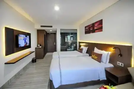 Crown Nguyen Hoang - 105