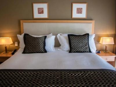 Rydges - 118