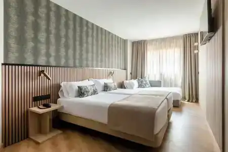 Rafaelhoteles Piramides - 51
