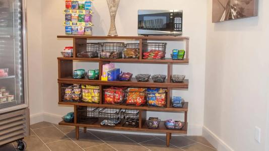 Holiday Inn Express & Suites Beach Beachfront by IHG - 13