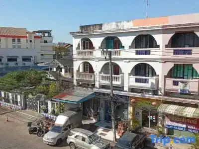 Clay Udonthani - 26