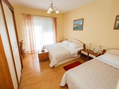 Adria - 4