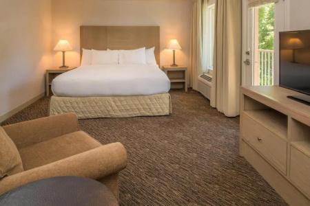 DoubleTree by Hilton - 64