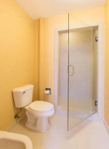 DoubleTree Suites by Hilton - 34