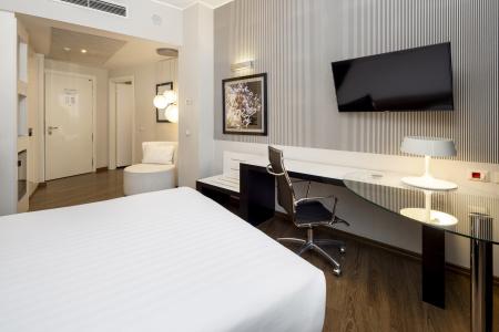Holiday Inn Genoa City, An Ihg - 40
