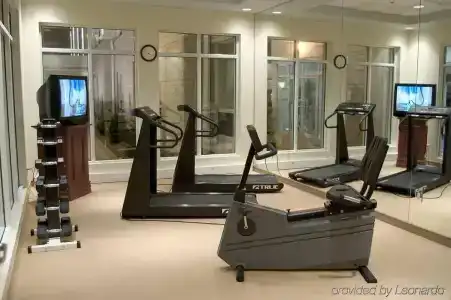 Hilton Garden Inn Montreal Airport - 17