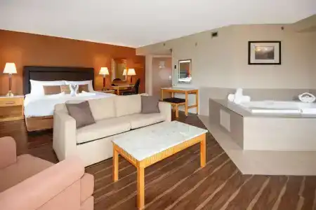 Coast Hillcrest - 71
