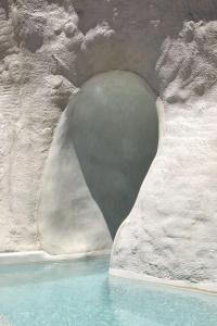 White Pearl Cavalieri - 44